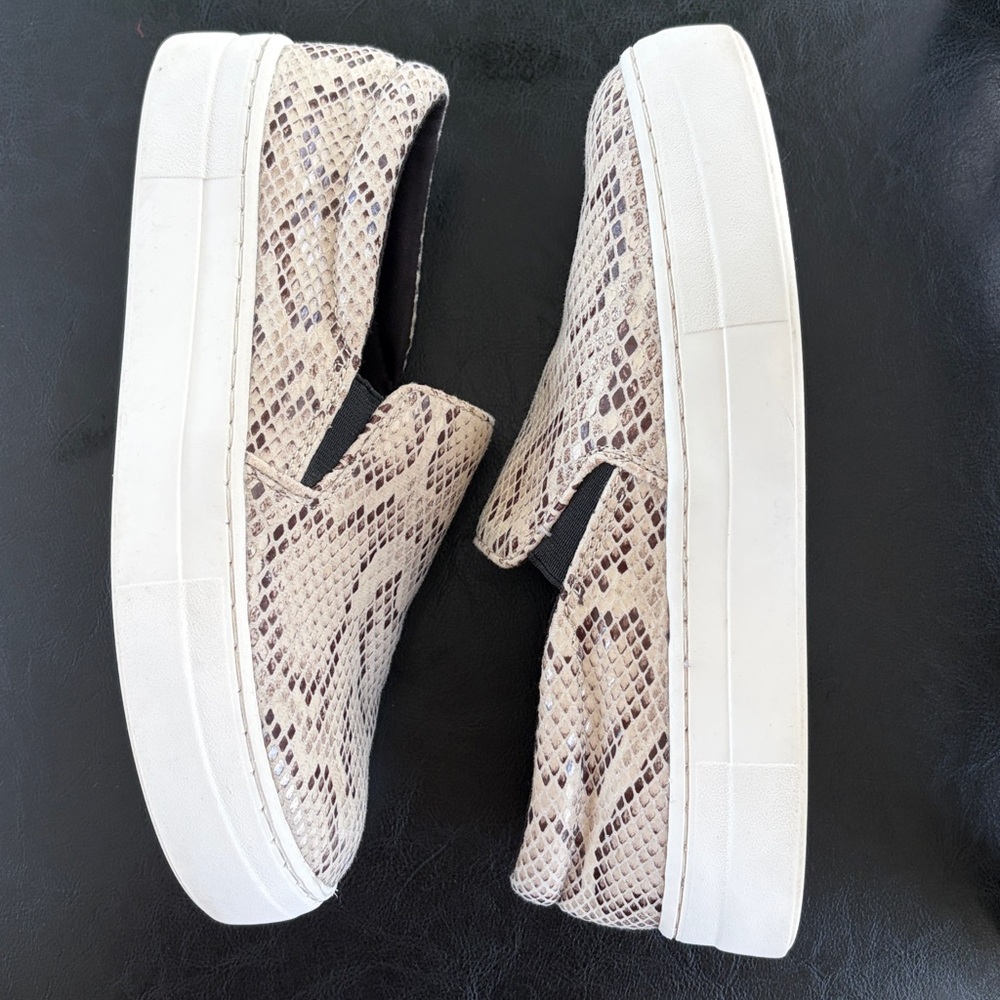 A New Day Beige Snakeskin Sneakers. Size 7 - Picture 7 of 8